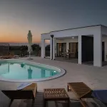 Villa Akadia Kuca Za Odmor Sa Grijanim Bazenom Zadar