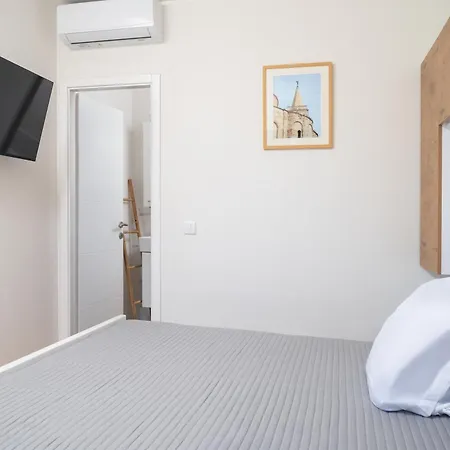 Villa Akadia Kuca Za Odmor Sa Grijanim Bazenom Zadar