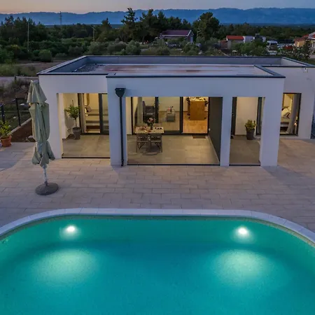 Akadia Kuca Za Odmor Sa Grijanim Bazenom Villa