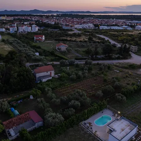 Akadia Kuca Za Odmor Sa Grijanim Bazenom Villa