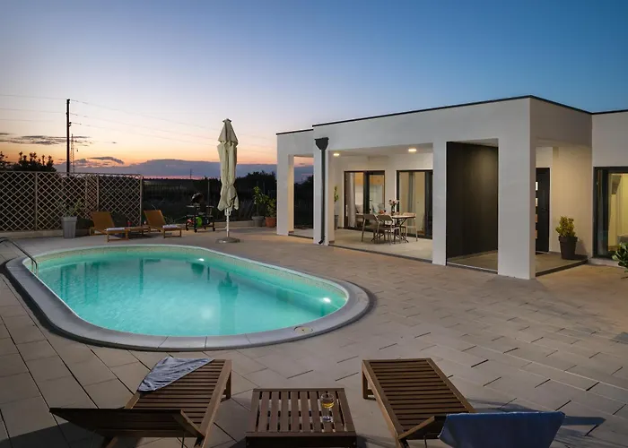 Akadia Kuca Za Odmor Sa Grijanim Bazenom Villa