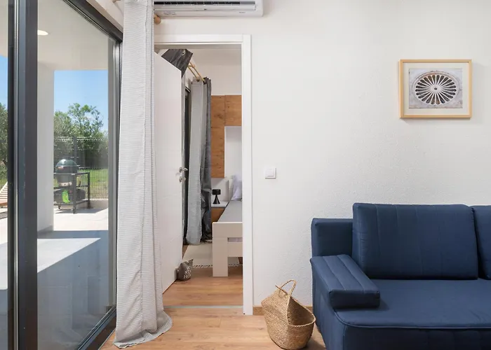 Akadia Kuca Za Odmor Sa Grijanim Bazenom Villa Zára