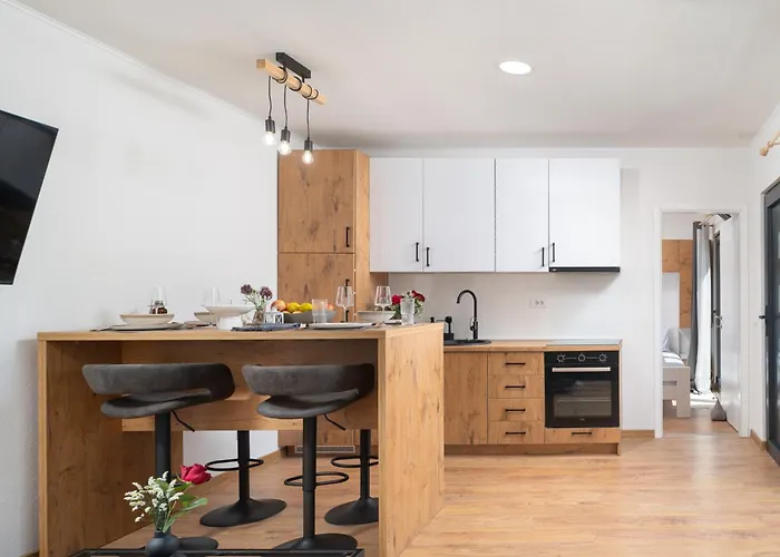 Akadia Kuca Za Odmor Sa Grijanim Bazenom Villa Zára