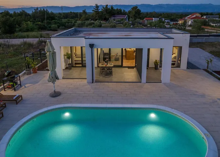 Akadia Kuca Za Odmor Sa Grijanim Bazenom Villa