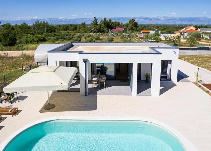 Akadia Kuca Za Odmor Sa Grijanim Bazenom Villa *