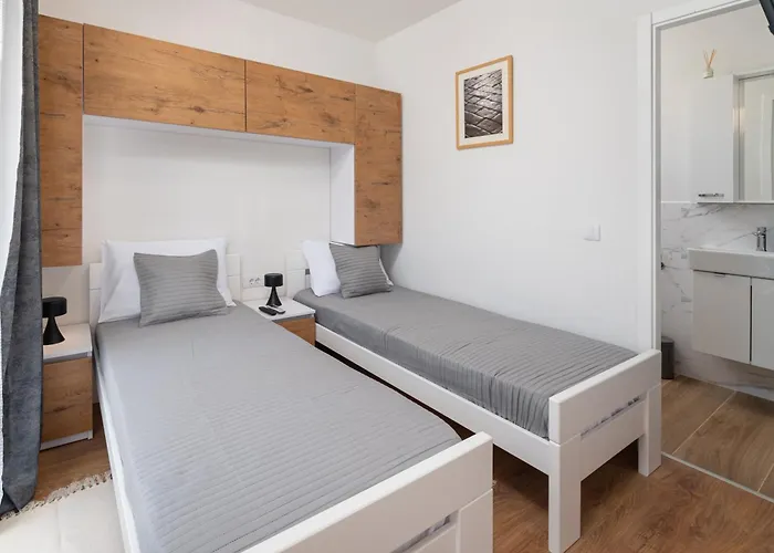 Villa Akadia Kuca Za Odmor Sa Grijanim Bazenom *