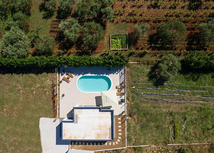 Akadia Kuca Za Odmor Sa Grijanim Bazenom Villa Zára